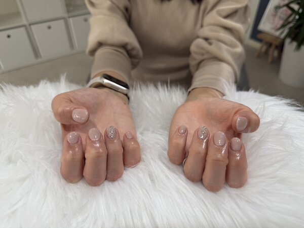 ハンド 定額デザイン 「繊細なラメで上品なお仕上がりに！」|Nail Salon Linda
