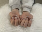 ハンド ライトコース (60分 アート、ストーン、シールつけ放題) 「ホワイトのラメの組み合わせがかわいい！」|Nail Salon Linda