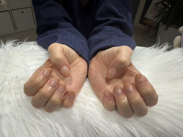 ハンド グラデーション 「ピンクベージュのグラデがシンプル！ オフィスにぴったりです！」|Nail Salon Linda