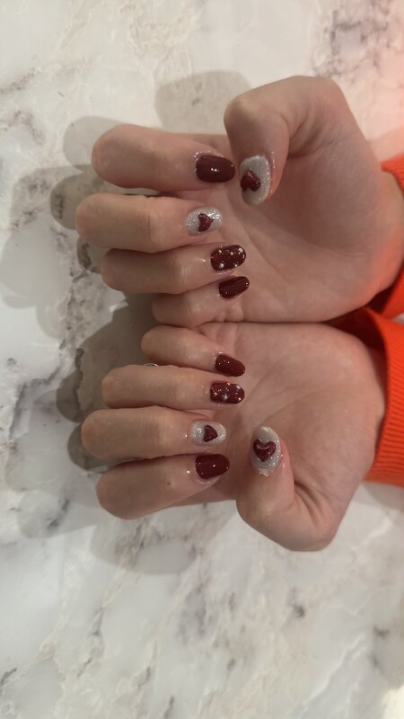 ハンド ライトコース (60分 アート、ストーン、シールつけ放題) 「赤×ぷっくり」|Nail Salon Linda