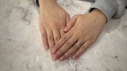 ハンド ラメワンカラー 「明日ウェディングのお客様！ おめでとうございます！」|Nail Salon Linda