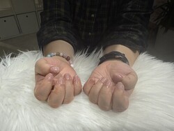 ハンド ワンカラー 「ピンクラメ！ 派手なネイルが出来ない方にもオススメカラーです！」|Nail Salon Linda