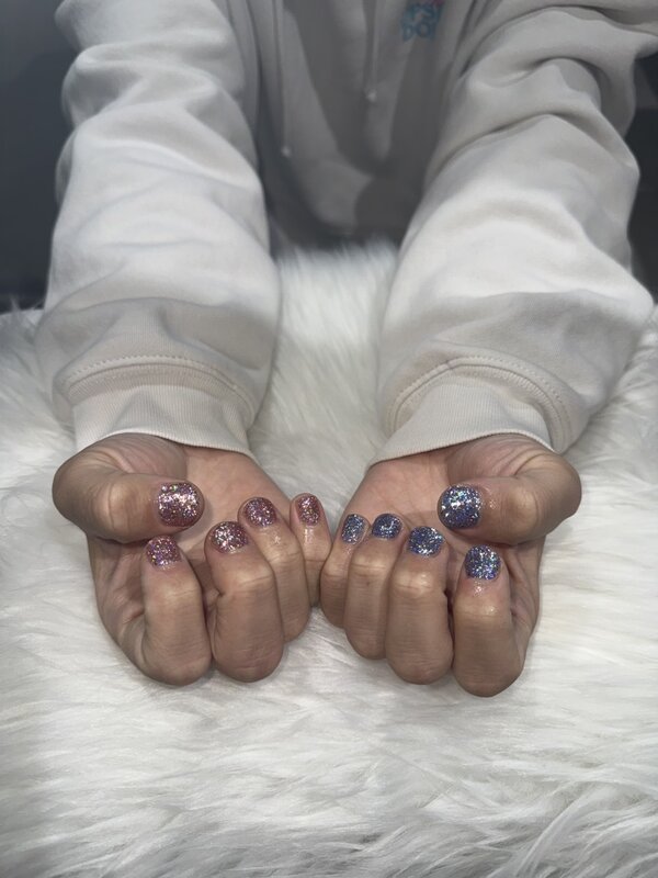 ハンド 定額デザイン 「メンズでもポップなカラーでファッションのワンポイントに！」|Nail Salon Linda