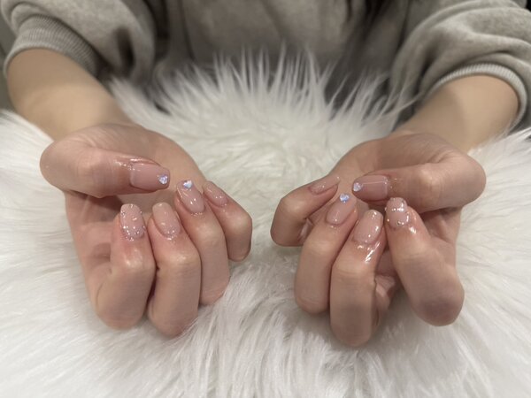ハンド 定額デザイン 「スキンカラーにハートのホロがポイント！」|Nail Salon Linda