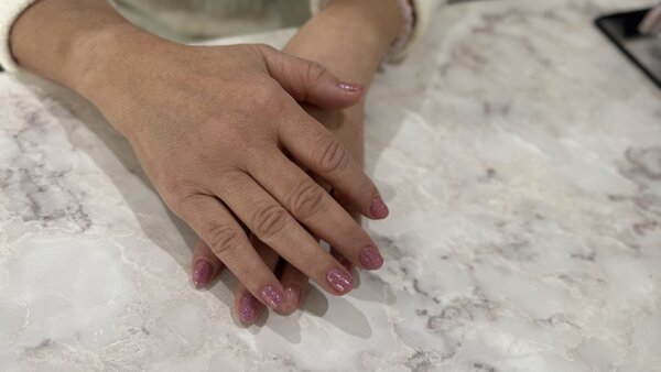 ハンド ラメ・ワンカラー 「近頃ラメ人気です♪」|Nail Salon Linda