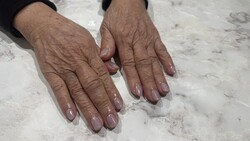 ハンド 定額デザイン 「オーロラミラー×ワンカラー 艶感が◎です」|Nail Salon Linda