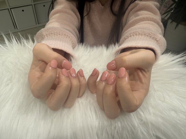 ハンド ワンカラー 「コーラルピンクでチュルチュルワンカラー！」|Nail Salon Linda