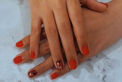 ハンド 定額デザイン 「定額カラーチェンジ ワンポイントマグネットにワンカラーはマットに。 バレンタインnailに」|Nail Salon Linda