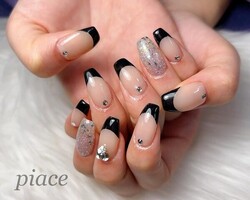 黒フレンチネイル(*ˊᵕˋ*)|Piace