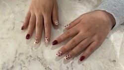 ハンド ライトコース (60分 アート、ストーン、シールつけ放題) 赤×ハートが可愛い！ バレンタインも近く、ハート人気|Nail Salon Linda