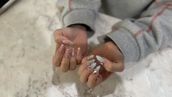 ハンド ライトコース (90分つけ放題) お持ち込みデザイン アシンメトリーのちぐはぐネイルが可愛い|Nail Salon Linda