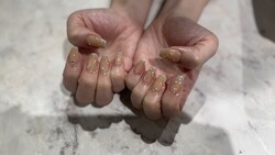 ハンド ミドルコース (90分 アート、ストーン、シールつけ放題) ミドルお持ち込みデザイン スキニーフレンチにキラキラ|Nail Salon Linda
