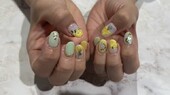 ハンド ミドルコース (90分 アート、ストーン、シールつけ放題)「ミドルお持ち込みデザイン 春に人気のミモザ」|Nail Salon Linda