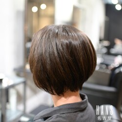 優しい印象にも、クールな印象にも◎万能な 前下がりボブカット|美容室ＨＡＮＳ　名古屋　伏見