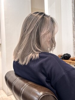 グラデーションカラー×レトロベージュ