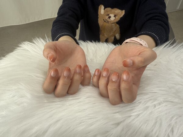 「ハンド グラデーション」肌馴染みの良いグラデーションカラー！|Nail Salon Linda