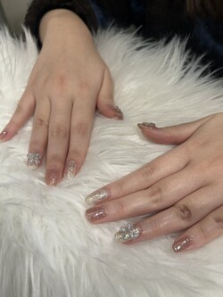 「ハンド 定額デザイン」定額、キラキラ、リボン|Nail Salon Linda