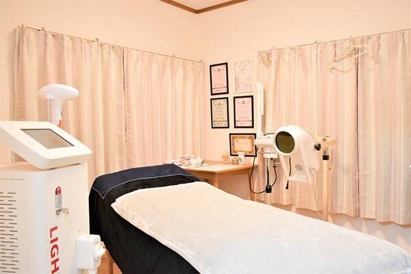 施術ベッド|エステティック&amp;リラクゼーションサロン white jasmine