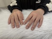 「ハンド 定額デザイン」ナチュラルなカラーにゴージャスな金箔を！|Nail Salon Linda