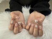「ハンド 定額デザイン」ベージュカラーにネイビーの先端フレンチが可愛い！|Nail Salon Linda