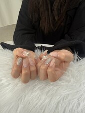 「ハンド 定額デザイン」ピンクとシルバーの組み合わせで綺麗な仕上がりに！|Nail Salon Linda