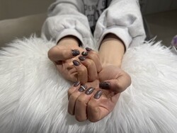 「ハンド ライトコース」 (60分 アート、ストーン、シールつけ放題） 唯一無二調合カラーの仕上がりです！|Nail Salon Linda