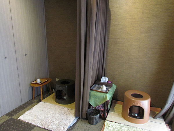 バナジウム熔岩浴（左）・黄土漢方浴（右）|風の彩