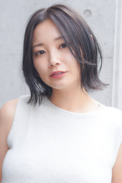 抜け感たっぷり！ナチュラルな大人ボブ