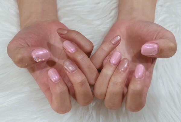 「ハンド 定額デザイン」春らしいピンクオーロラネイル！|Nail Salon Linda