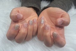 「ハンド 定額デザイン」ナチュラルピンクにラメラインがポイント！|Nail Salon Linda