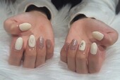 「ハンド 定額デザイン」春らしくお花とラメデザインです！|Nail Salon Linda