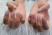 「ハンド 定額デザイン」 定番ピンクにオーロラのホロがポイント！|Nail Salon Linda
