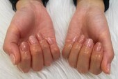 「ハンド 定額デザイン」 肌馴染みの良いカラーとオーロラで遊び心を取り入れた定額ネイル！|Nail Salon Linda