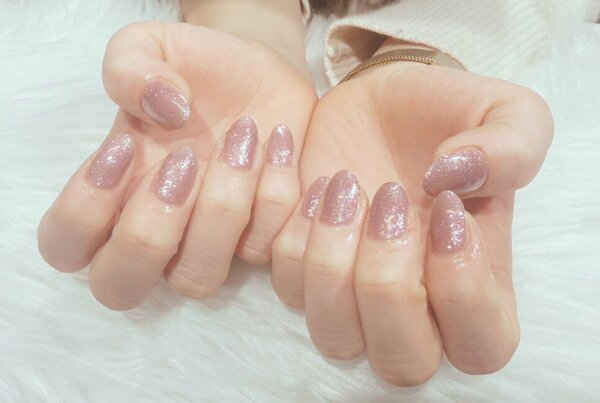 「ハンド ラメワンカラー」 くすみラメで上品に！|Nail Salon Linda