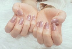 「ハンド ラメワンカラー」 くすみラメで上品に！|Nail Salon Linda