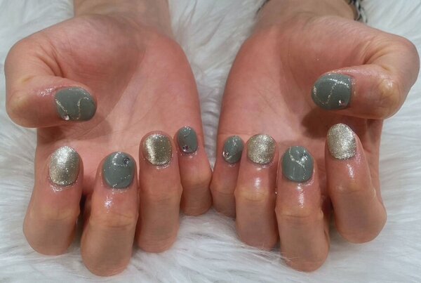 「ハンド 定額デザイン」和服にも合うようにカラーチェンジ！ TPOに合わせてカラーを変えるのも可愛いです！|Nail Salon Linda