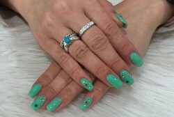 「ハンド 定額デザイン」カラー変更で爽やかな春カラーになりました！ シンプルなデザインも、カラーで雰囲気が変わります^ |Nail Salon Linda