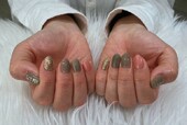 「ハンド 定額デザイン」ピンクとグリーンの相性抜群！ 春らしい桜みたいな雰囲気になります！|Nail Salon Linda