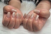 「ハンド ワンカラー ＋ 長さだし10本」 ホワイトラメワンカラーでシンプルかつ綺麗に！|Nail Salon Linda