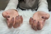 「ハンド グラデーション」グレーのグラデーションで落ち着いた色合いに！|Nail Salon Linda