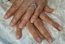 「ハンド クリアネイル」お仕事柄カラーができない方でも、透明感や艶感が出たり強度が出るのでおすすめです！