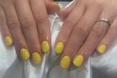 「ハンド ワンカラー」ビビットイエローでビタミンカラー注入！|Nail Salon Linda