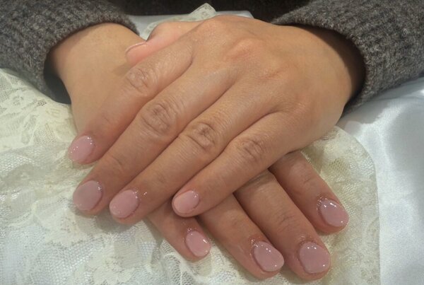 「ハンド ワンカラー」スキンカラーでナチュラルに！|Nail Salon Linda