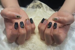 「ハンド ミドルコース」(90分 アート、ストーン、シールつけ放題） ネイビーマグとニュアンスパーツでジブリの世界観を！|Nail Salon Linda