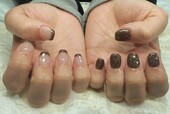 「ハンド フラッシュ ワンカラー」ブラウンフラッシュでアシメにして個性的に！|Nail Salon Linda
