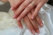 「ハンド クリアネイル」透明なジェルのみですが、艶感が出たり自爪の保護にもなるのでクリアネイルされる方は多いです！ 是非|Nail Salon Linda