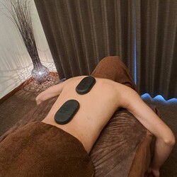リンパケアホットストーンセラピー|Ahau:diet slimming salon
