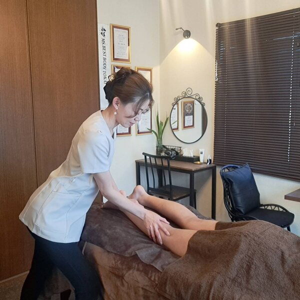 リンパケアホットストーンセラピー|Ahau:diet slimming salon