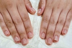 「ハンド 定額デザイン」ちゅるんとした肌馴染みの良いカラーでオフィスネイルにぴったりです！