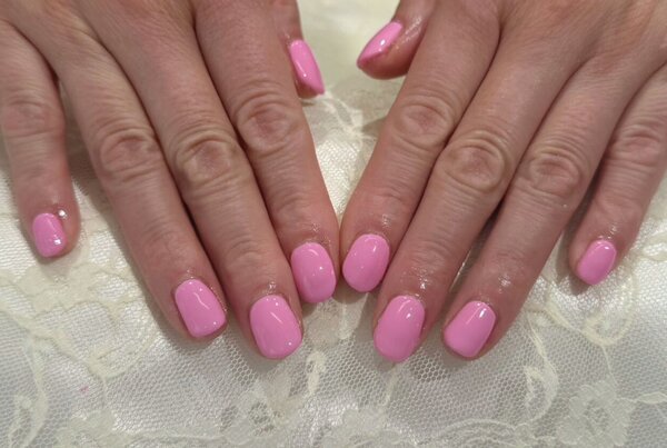 「ハンド  ワンカラー」キャンディピンクワンカラーで夏先取りネイルに！|Nail Salon Linda